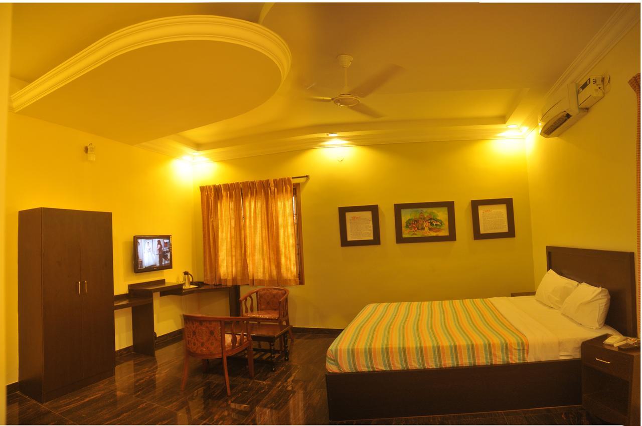 Bed and Breakfast Oyo 7355 Covinille Madurai Exterior foto